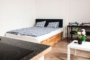 Strykjärn/strykbräda, wi-fi och sängkläder