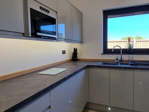 Dishwasher, high chair - 5 bedroom accommodation in Somerton (Somerton)
