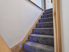 Interior - 5 bedroom accommodation in Somerton (Somerton)