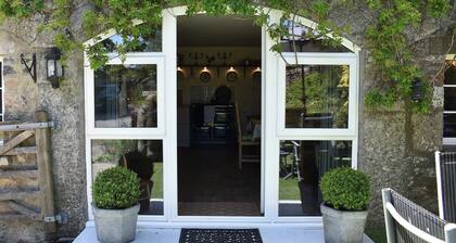 Beech Tree Cottage at Blackaton Manor Farm