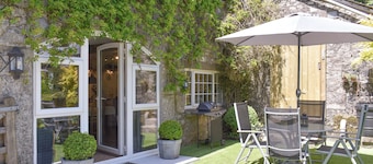 Beech Tree Cottage at Blackaton Manor Farm