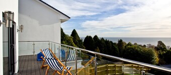 4 bedroom accommodation in Teignmouth