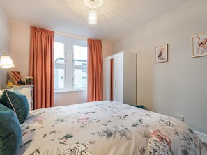1 quarto, Wi-Fi de cortesia, roupa de cama