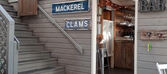 Historic Woodbine Cottage 