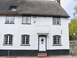 Exterior - 3 bedroom accommodation in Shaftesbury (Shaftesbury)
