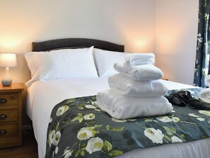 2 bedrooms, free WiFi, bed sheets - 2 bedroom accommodation in Youlgrave, near Bakewell (Youlgrave, near Bakewell)