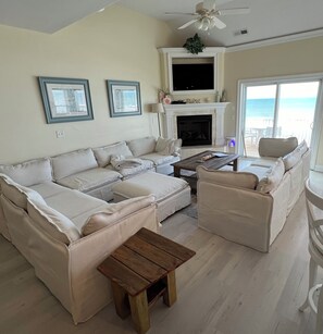 Smart-TV, Kamin, DVD-Player