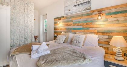 1 bedroom accommodation in Goodrington, near Paignton