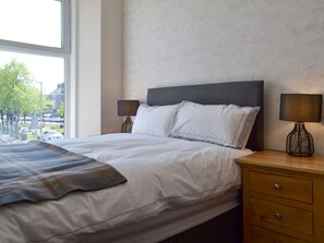2 bedrooms, free WiFi, bed sheets - Inver House Apartment (Inverurie)