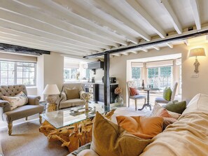 Fireplace - 1 bedroom accommodation in Longborough, near Moreton-In-Marsh (Longborough, near Moreton-In-Marsh)