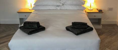 1 quarto, Wi-Fi de cortesia, roupa de cama