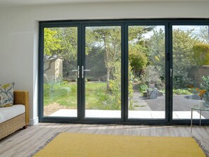 Interior - 4 bedroom accommodation in Prestwick (Prestwick)