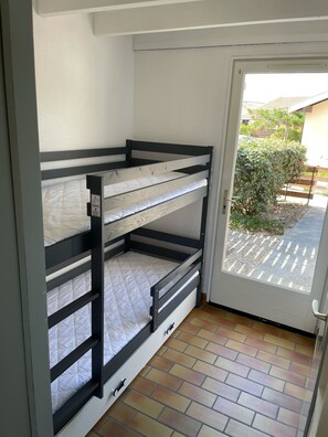 2 bedrooms, travel cot, bed sheets - Maisonnette 4 Personnes Biscarrosse Plage (Biscarrosse plage)