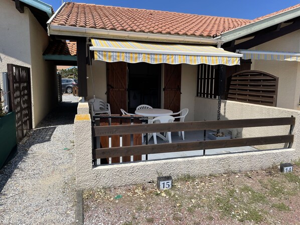 Outdoor dining - Maisonnette 4 Personnes Biscarrosse Plage (Biscarrosse plage)