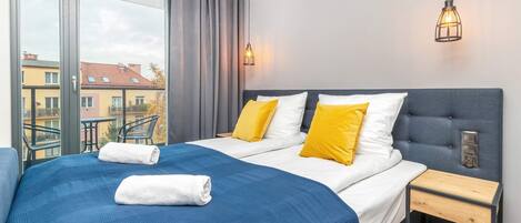 Iron/ironing board, WiFi, bed sheets