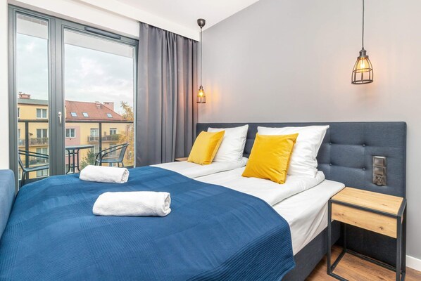 Iron/ironing board, WiFi, bed sheets