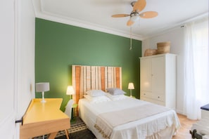 2 bedrooms, iron/ironing board, travel cot, free WiFi