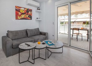 Comfort Studio Suite | Living area | TV - Studio penthouse near Acropolis by GHH (Athens)