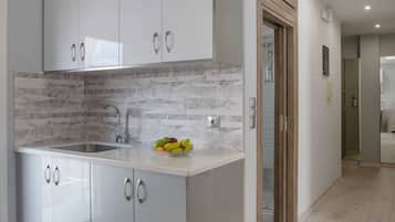 Comfort Studio Suite | Dapur peribadi | Peti sejuk mini, ketuhar gelombang mikro, ketuhar, dapur