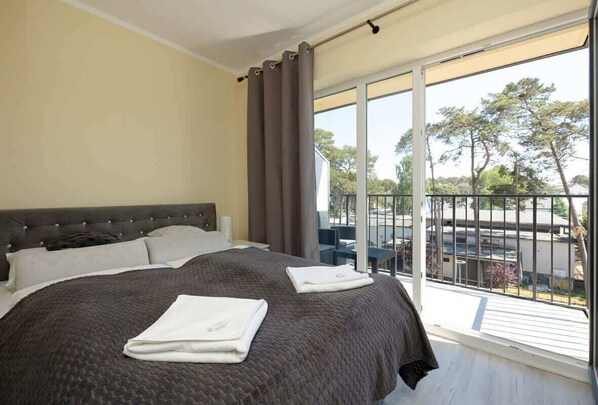 2 bedrooms, iron/ironing board, travel crib, WiFi