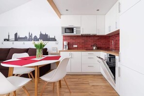 冷蔵庫、電子レンジ、コンロ、食器洗い機