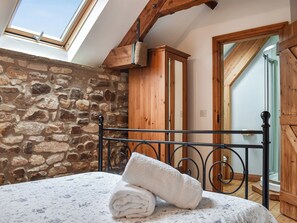 3 quartos, Wi-Fi de cortesia, roupa de cama