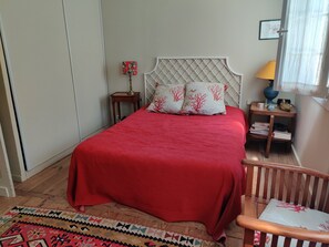 3 bedrooms, iron/ironing board, WiFi