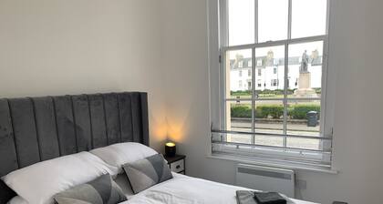 Ayr Cozy Corner Apartment