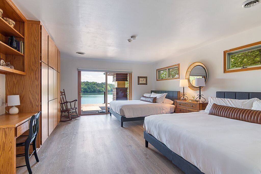 4 makuuhuonetta, silitysrauta/-lauta, Wi-Fi, vuodevaatteet