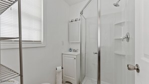 公寓客房 (WW410 East Magnolia Avenue Unit 101) | 浴室