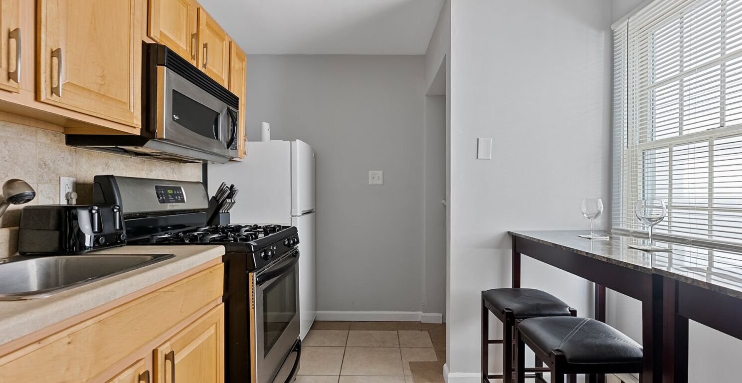 Condo (WW410 East Magnolia Avenue Unit 101) | Bếp riêng | Tủ lạnh, lò vi sóng, bếp nấu, dụng cụ pha cà phê/trà 