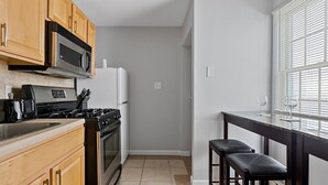 Condo (WW410 East Magnolia Avenue Unit 101) | Private kitchen