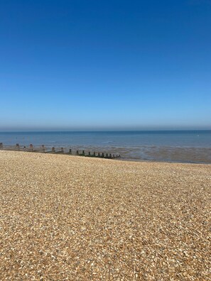 Beach nearby - The Beach Retreat in Whitstable (Whitstable)