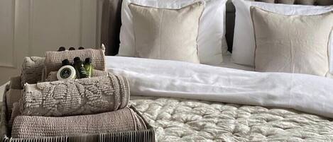 1 bedroom, soundproofing, iron/ironing board, travel crib