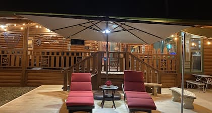 Poblado Log Cabin Camper