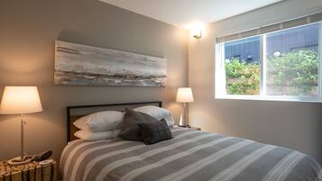 2 bedrooms, desk, iron/ironing board, free WiFi