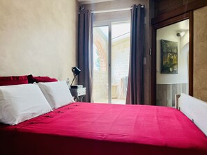 1 habitación, tabla de planchar con plancha, wifi gratis y ropa de cama 