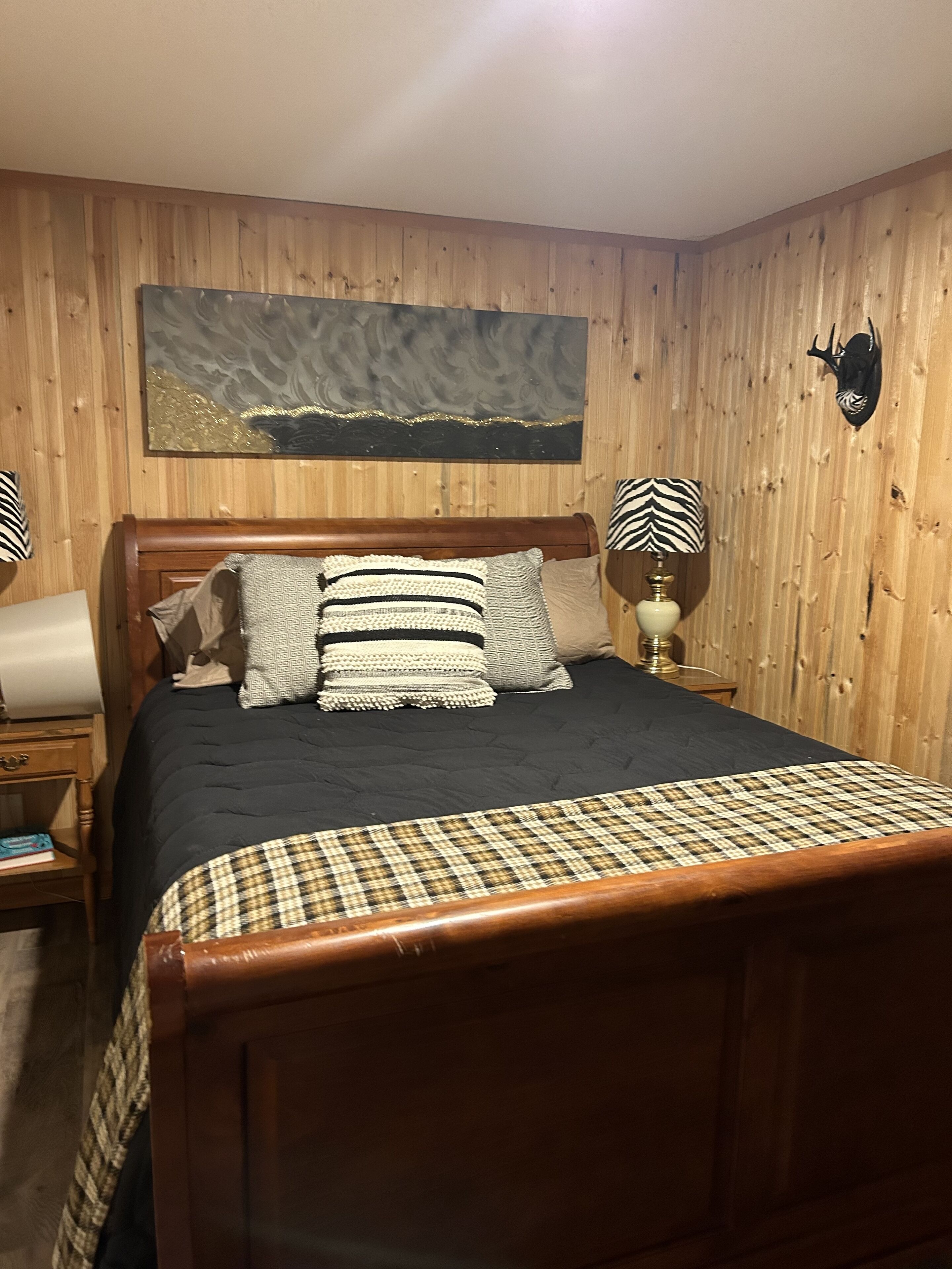 3 多间卧室、WiFi、床单