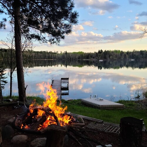 Whispering Pines Lakeside Retreat 
