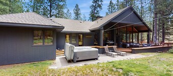 Dog-friendly home with private hot tub, high-speed WiFi, & central AC