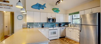 Dog-Friendly Home with Shared Pool, High-Speed WiFi, Washer/Dryer, & Central AC