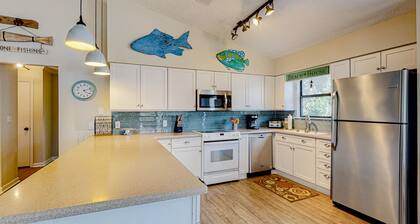 Dog-Friendly Home with Shared Pool, High-Speed WiFi, Washer/Dryer, & Central AC