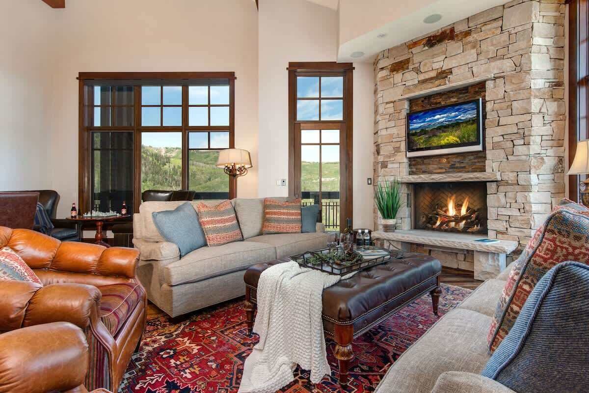 TV, fireplace, offices