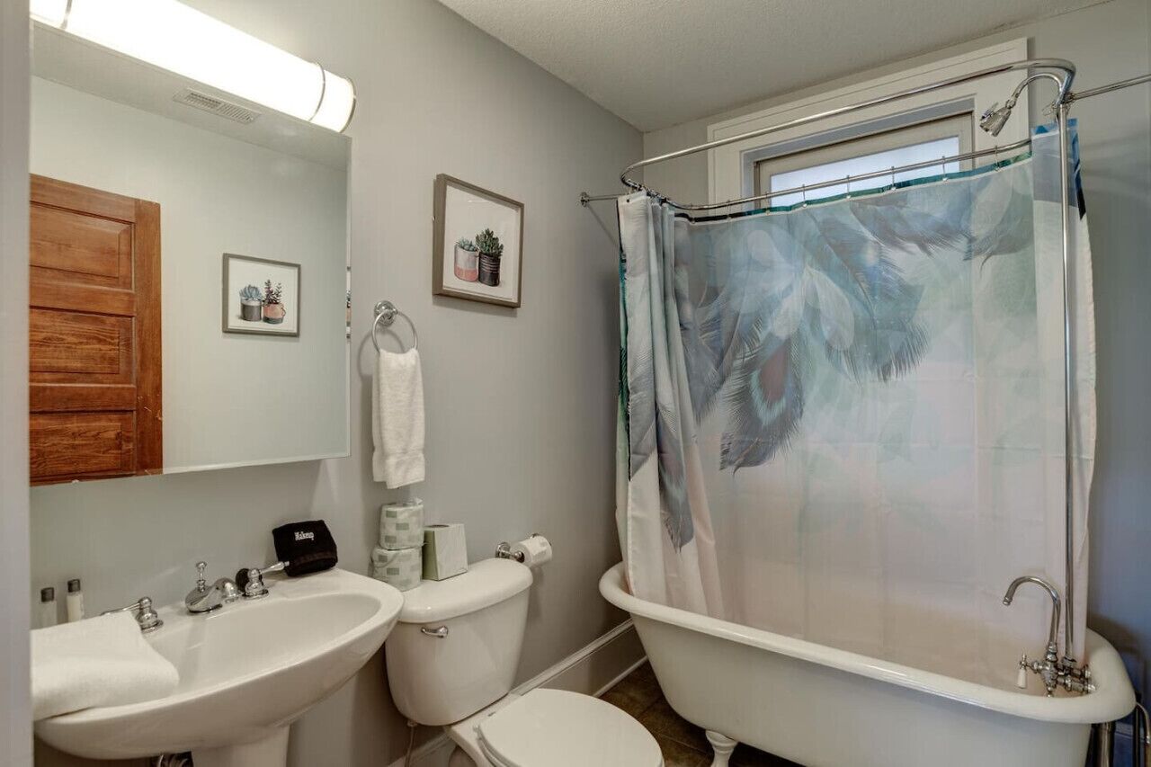 Hair dryer, towels
