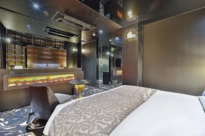 Premium bedding, down comforters, minibar, blackout drapes