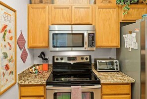 Fridge, microwave, oven, stovetop - Light, Bright, Stylish Condo! Columbine - S086 (Sedona)