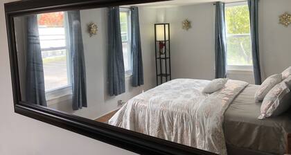 Beautiful & Cozy 2 BR/ 2Beds/ Netflix/Alexa/Roku.