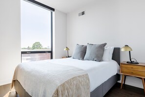 2 室のベッドルーム、アイロン / アイロン台、WiFi、ベッドシーツ