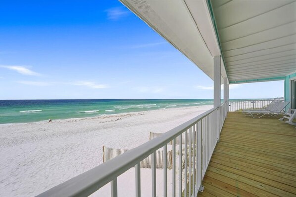 Casa, 3 habitaciones | Balcón