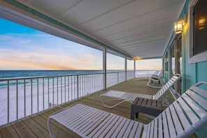 Maison, 3 chambres | Balcon